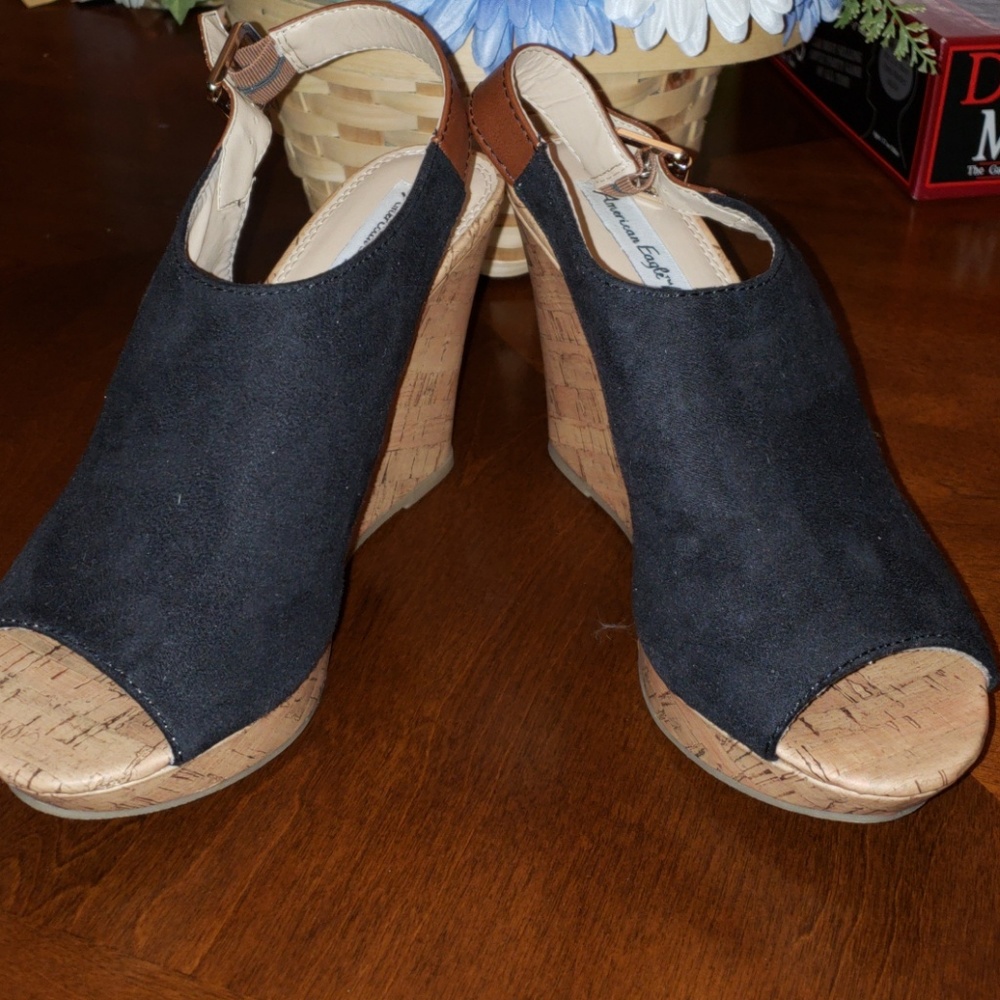 Black peep toe wedges